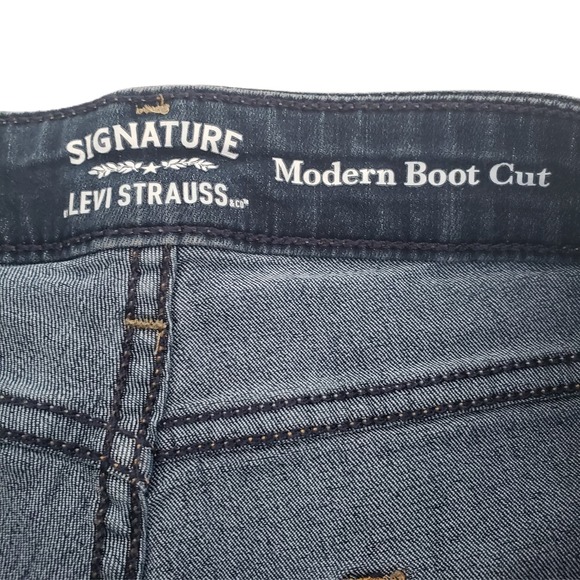 Signature Levi Strauss Bootcut Modern Boot Cut Denim Jean 10 Med - Picture 3 of 9